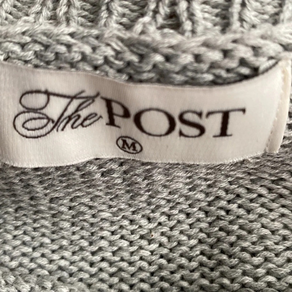 The post Victoria distressed sweater - Picture 4 of 10